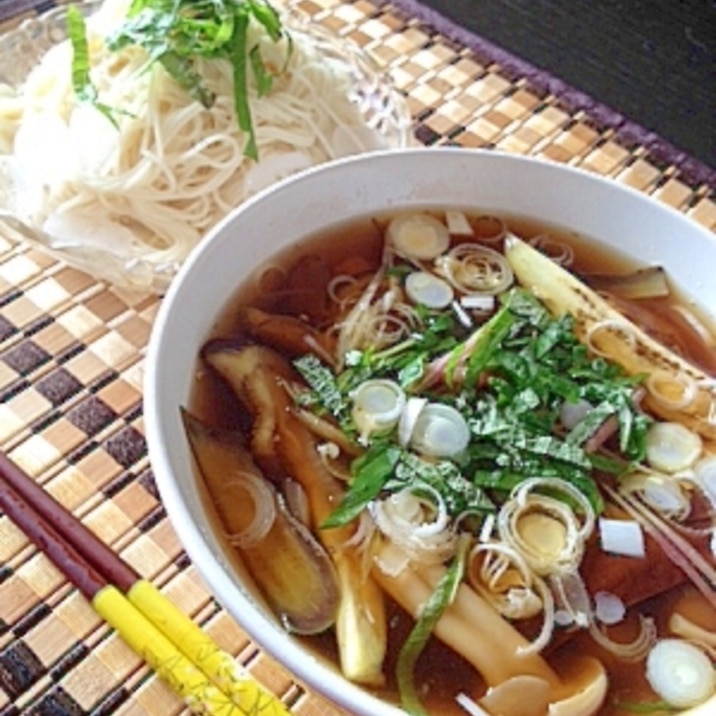 野菜とキノコたっぷり夏バテしらずもぐもぐそうめん♪